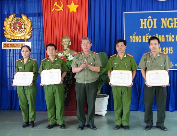 Công an các huyện,thành phố tổng kết công tác năm 2015 